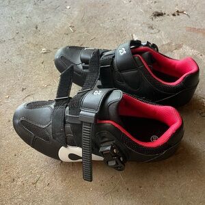 Peloton women’s size 8